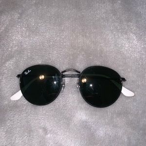 Black Oval Ray Bans